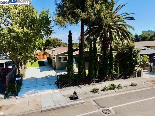 4544 Thornton Ave, Fremont CA: https://media.crmls.org/mediaz/17a842b8-9b52-42f1-b170-966c3a9e208e.jpg