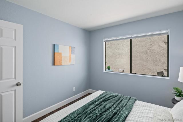 802 Spindrift Ln, Carlsbad CA: https://media.crmls.org/mediaz/17a9032c-f4ad-46e0-b3db-d6852158f900.jpg