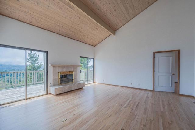 3587 Eastfield Court, Carmel CA: https://media.crmls.org/mediaz/17a939a3-906a-4926-95cd-8369cf51bc30.jpg