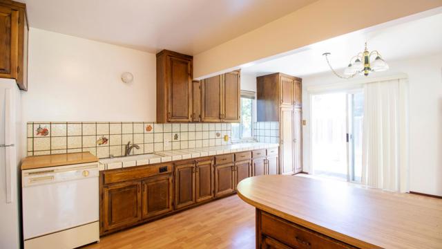 602 Chesterton Avenue, Belmont CA: https://media.crmls.org/mediaz/17aa27a8-cdd3-4664-818f-023aa0fe5245.jpg