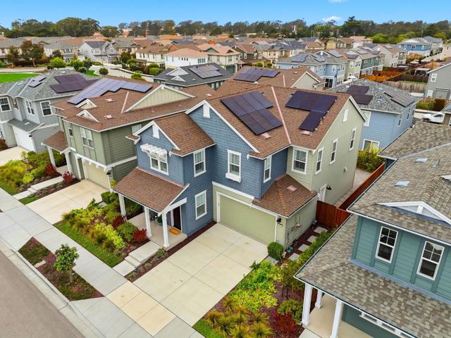 275 Skyview Drive, Marina CA: https://media.crmls.org/mediaz/17aa29af-d96b-40e3-b54e-4a6927f70bfc.jpg