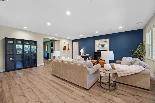 4650 Martha Ave, Tracy CA: https://media.crmls.org/mediaz/17aa954b-984e-432e-8280-d487164b5767.jpg