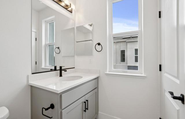 Image 38 of 46 For 671 Lindendale Court 168-18 Pla