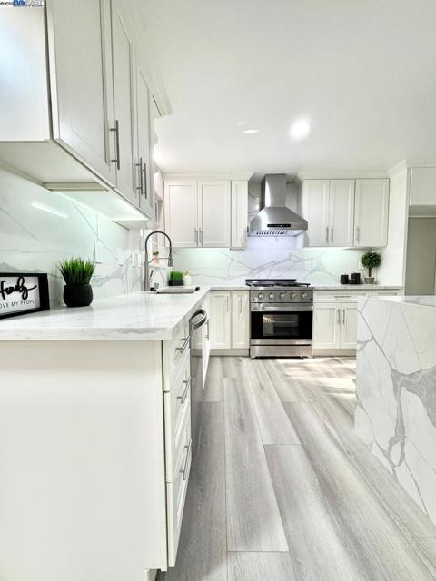 20595 Center St, Castro Valley CA: https://media.crmls.org/mediaz/17ab0264-12b3-4055-9f7f-c339e14b93a7.jpg