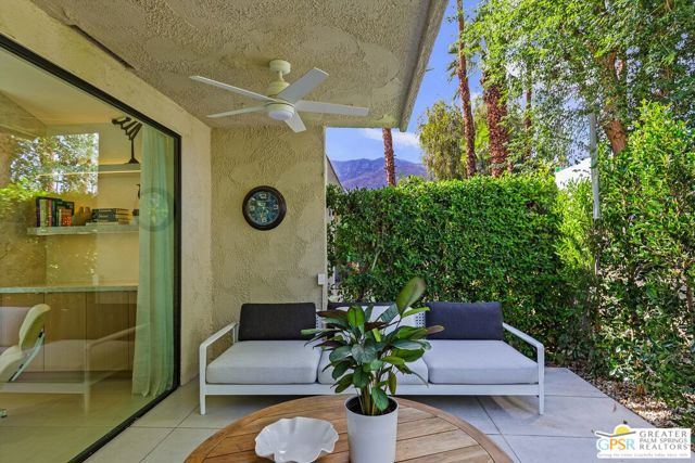 2264 Oakcrest Drive, Palm Springs, CA 92264