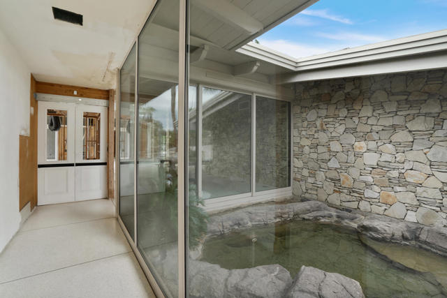 925 W Coronado Avenue, Palm Springs, CA 92262