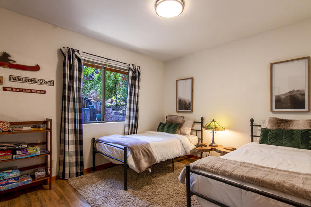 24561 Lakeview Drive, Idyllwild CA: https://media.crmls.org/mediaz/17ab5ce5-4055-439f-b2ea-f612b76a00d8.jpg