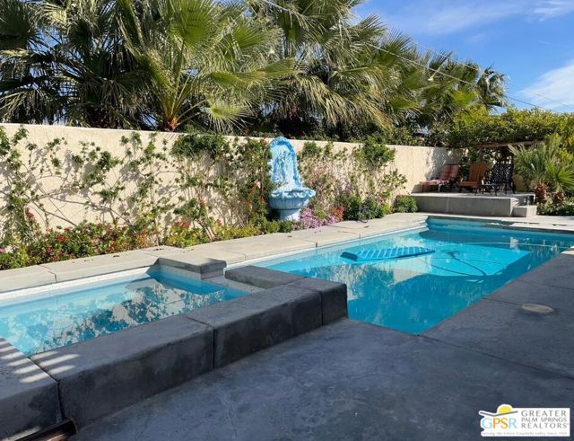3116 E Via Escuela, Palm Springs CA: https://media.crmls.org/mediaz/17ac99e3-d9fe-41dc-9ead-ba2baa18af9f.jpg