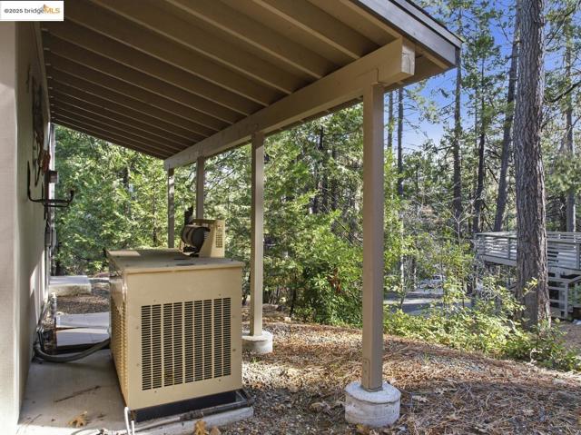 2136 Silver DR, Arnold CA: https://media.crmls.org/mediaz/17ac9bd0-e72b-412c-ac60-2ff5944ebe1c.jpg