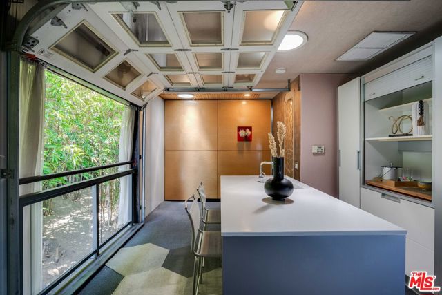 2528 Dearborn Drive, Los Angeles CA: https://media.crmls.org/mediaz/17acf088-8f40-4c8c-ad2a-80a06ac941b4.jpg