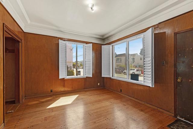 200 Cayuga Avenue, San Francisco CA: https://media.crmls.org/mediaz/17ad3eb4-3bce-498c-b35a-d36012a84abc.jpg
