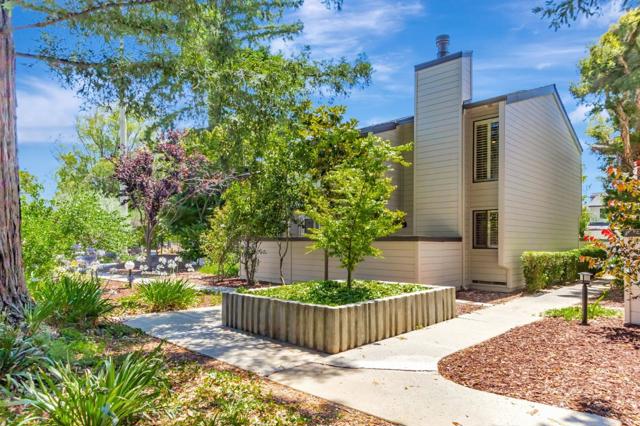 105 Strathmore Place, Los Gatos CA: https://media.crmls.org/mediaz/17ae4a78-53c2-4745-83ff-3ed60eced975.jpg