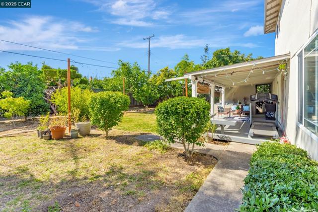 960 Live Oak Dr, Santa Clara CA: https://media.crmls.org/mediaz/17aeb96d-62a1-4e7c-834a-1c70e9971b37.jpg