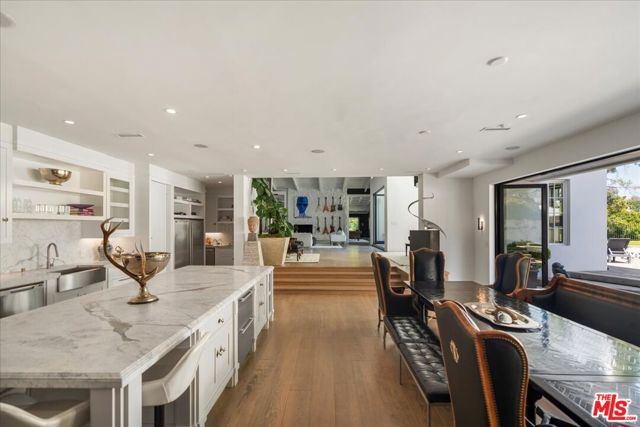 1100 Pine Drive, Beverly Hills CA: https://media.crmls.org/mediaz/17aec733-2075-4a44-9569-ba0c0c66e0a4.jpg