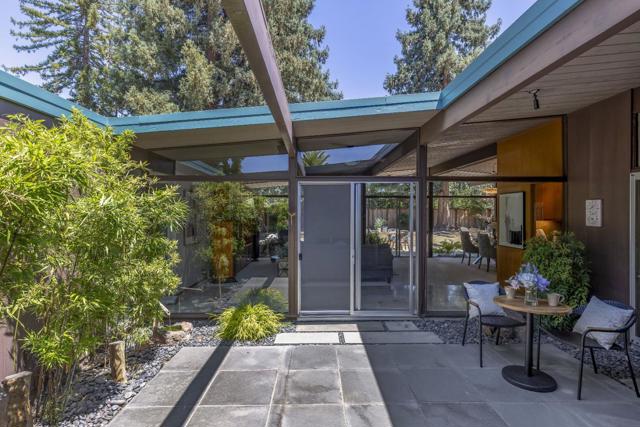 19269 De Havilland Drive, Saratoga CA: https://media.crmls.org/mediaz/17aed683-ace1-4b5f-9d45-b471e3bb352d.jpg