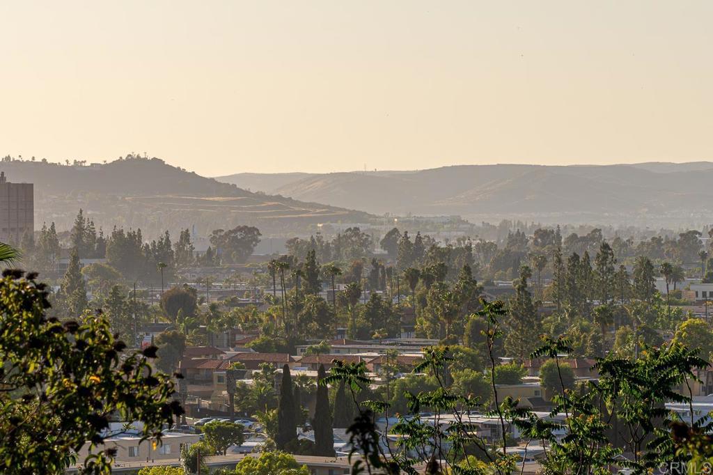 https://media.crmls.org/mediaz/17aef6d3-1146-4a3d-a963-edefdd21be59.jpg?preset=X-Large