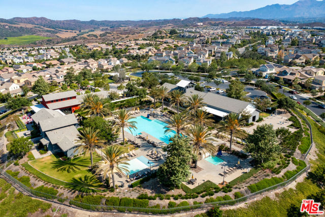 50 Fosco Street, Rancho Mission Viejo CA: https://media.crmls.org/mediaz/17aef742-6a21-4fa9-a3e6-2e5bcb9d7169.jpg
