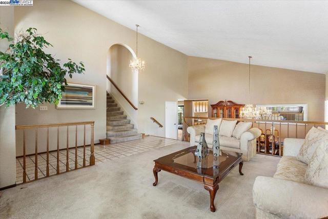 6444 Boone Dr, Castro Valley CA: https://media.crmls.org/mediaz/17af2377-15d6-4fec-bf3e-02b3d0d4c6f1.jpg