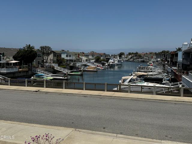 4320 Meridian Avenue, Oxnard CA: https://media.crmls.org/mediaz/17afc3a1-c91b-4aeb-a537-8d820c9eb417.jpg