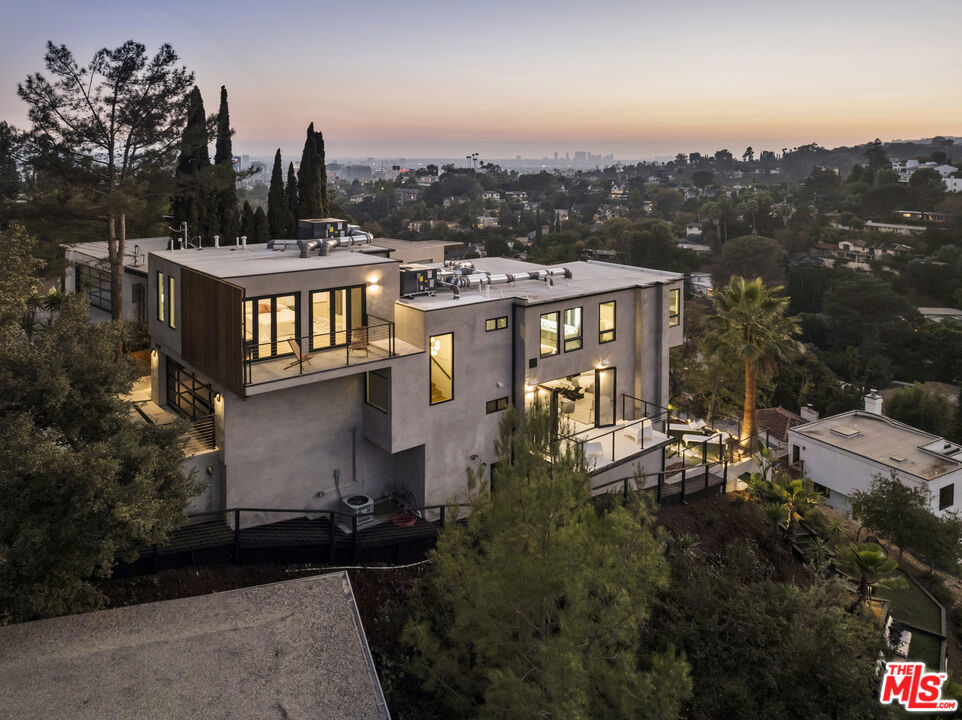 5638 Tuxedo Terrace