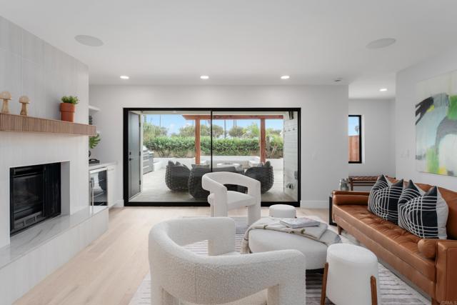 2623 Ocean Front Walk, San Diego CA: https://media.crmls.org/mediaz/17b04e0b-9ed3-45c9-a50b-cb7a7fd6935d.jpg