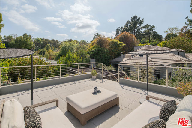 7640 Woodrow Wilson Drive, Los Angeles CA: https://media.crmls.org/mediaz/17b0d021-8b05-4b95-a7fc-ffb5c95d780b.jpg