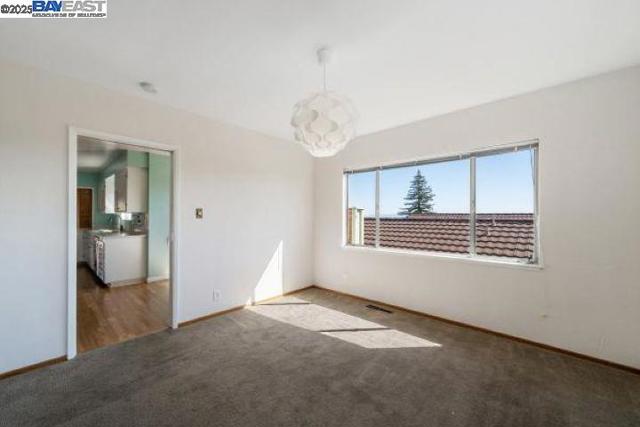 4120 Rhoda Ave, Oakland CA: https://media.crmls.org/mediaz/17b0ecc7-8030-4880-a20b-09052b84f7f2.jpg