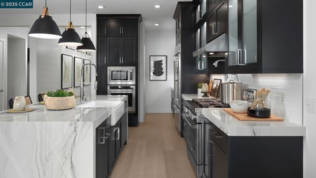 2892 Lakeshore Avenue, Tracy CA: https://media.crmls.org/mediaz/17b118b4-52da-46bd-aafc-d76d7dc13643.jpg