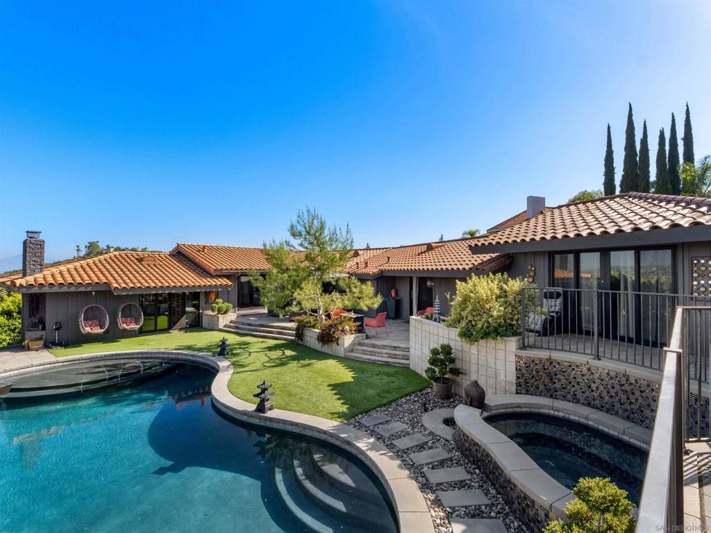 6315 Ridge Manor