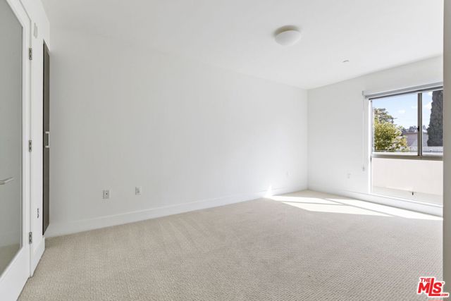 11715 Goshen Avenue, Los Angeles CA: https://media.crmls.org/mediaz/17b26ab3-d759-4a8e-8c63-493fdc5907af.jpg