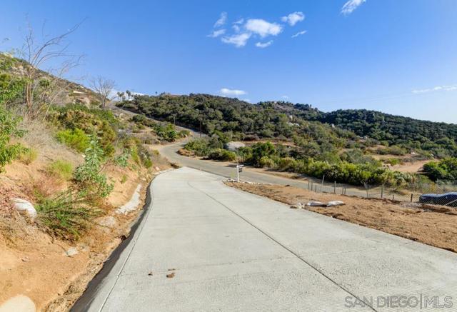 496 Camino Calafia, San Marcos CA: https://media.crmls.org/mediaz/17b26e08-a44a-47d9-bad3-2aa5fb2dee38.jpg