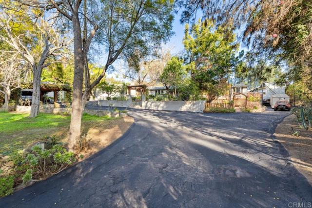 10880 Hess Drive, La Mesa CA: https://media.crmls.org/mediaz/17b29564-874f-4469-b414-4391011fa056.jpg
