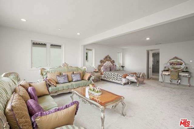 20244 W Albion Way, Porter Ranch CA: https://media.crmls.org/mediaz/17b2a230-fb58-4d52-91f4-c4a551994b30.jpg