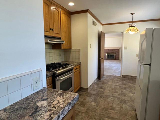1632 Albemarle Way, Burlingame CA: https://media.crmls.org/mediaz/17b2a9fb-59d3-4649-af0f-0c15721a3bfa.jpg