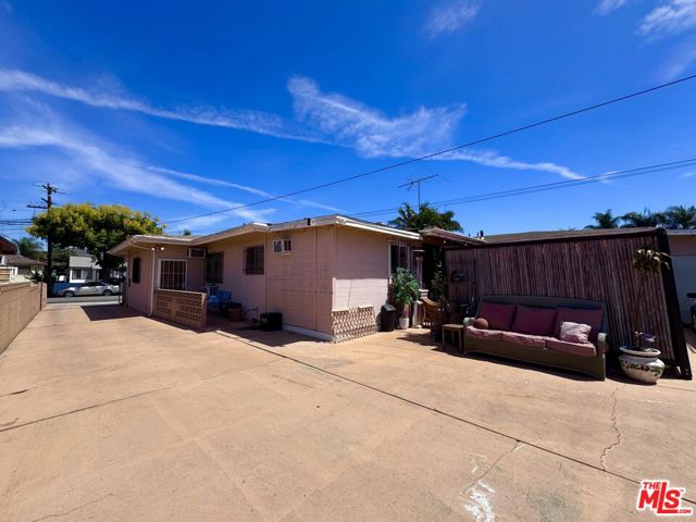 3704 W 111th Place, Inglewood CA: https://media.crmls.org/mediaz/17b3818f-5467-4f56-a4f5-2f45b56f726d.jpg