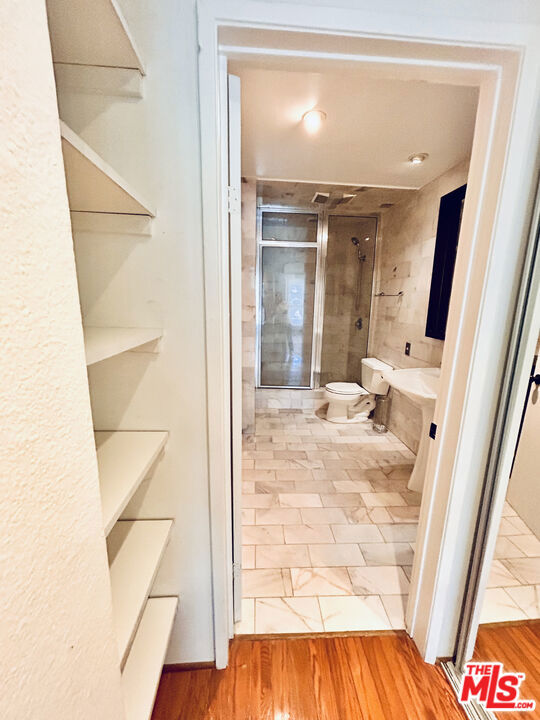 911 N Kings Road, West Hollywood CA: https://media.crmls.org/mediaz/17b3c353-e28f-4790-a25d-1156c800df33.jpg