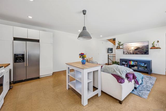 2416 18 Polk Ave, San Diego CA: https://media.crmls.org/mediaz/17b3e6cc-d48b-42ba-9289-d3ed7266caeb.jpg