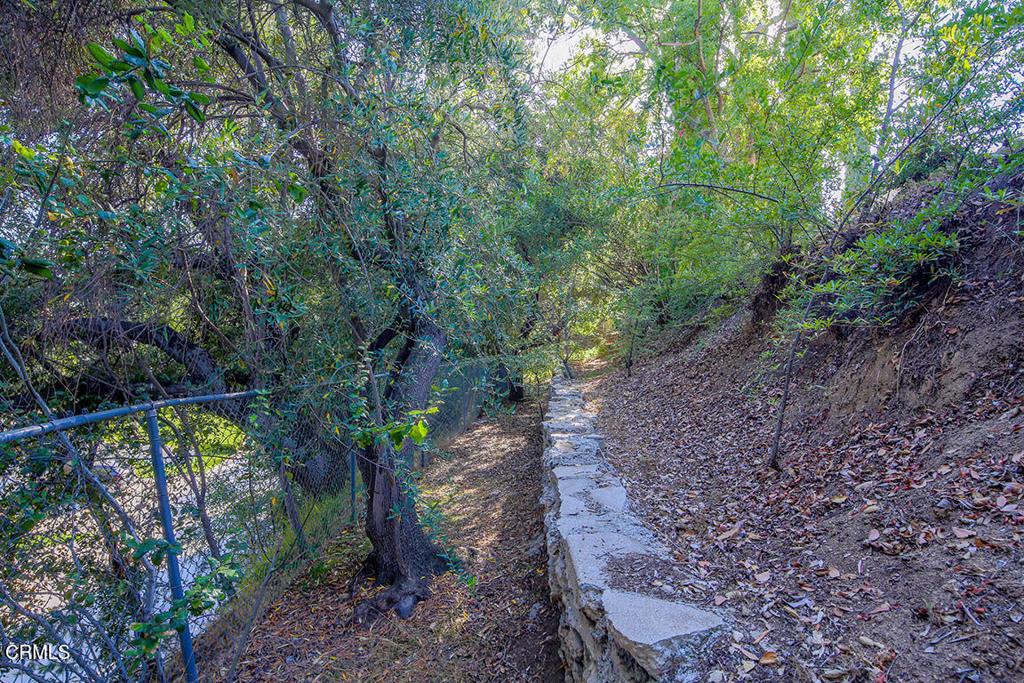 https://media.crmls.org/mediaz/17b42d0b-04e4-42ed-ac03-870a9f962e07.jpg?preset=X-Large