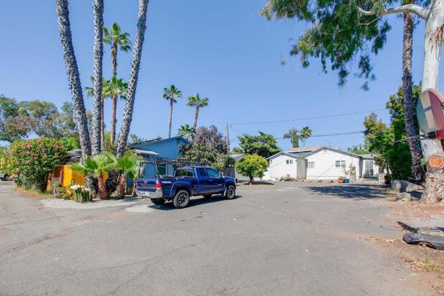 928 930 Osborne Street, Vista CA: https://media.crmls.org/mediaz/17b42da7-3545-430a-8087-135c1afc2715.jpg