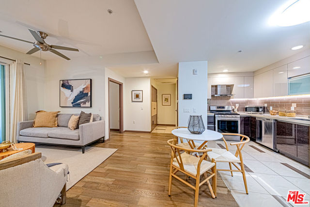 903 S New Hampshire Avenue, Los Angeles CA: https://media.crmls.org/mediaz/17b43a57-b7a1-467d-bdbc-c07ebbdf53f5.jpg