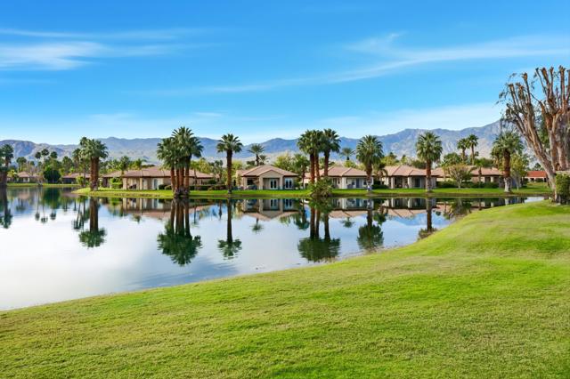 444 Sunningdale Drive, Rancho Mirage CA: https://media.crmls.org/mediaz/17b54f77-2086-4db9-97f7-c18697551bdd.jpg