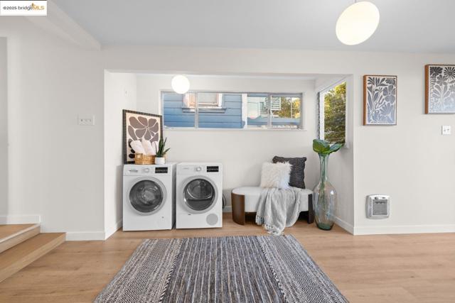 1241 Park Ave, Alameda CA: https://media.crmls.org/mediaz/17b5dbe3-3c1d-41c7-a8a5-1339cbcd9513.jpg