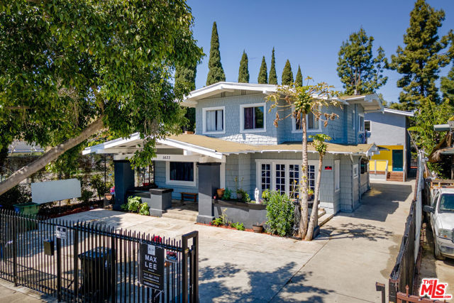 5633 La Mirada Avenue, Los Angeles CA: https://media.crmls.org/mediaz/17b6759f-ed19-421c-b9b4-9a73675776fc.jpg