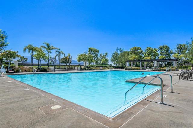 2423 Wishing Star Way, Chula Vista CA: https://media.crmls.org/mediaz/17b7193b-9253-421b-93e9-9df29ccf68a6.jpg