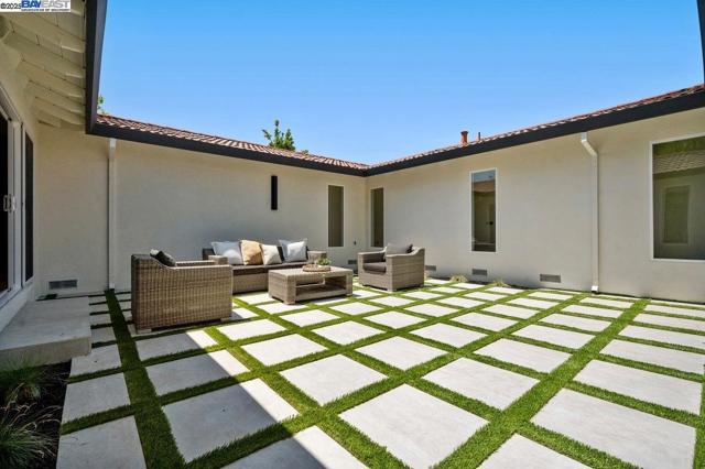 2662 Tuliptree Ln, Santa Clara CA: https://media.crmls.org/mediaz/17b720ac-52f2-44c6-a373-daaecec6a6e8.jpg
