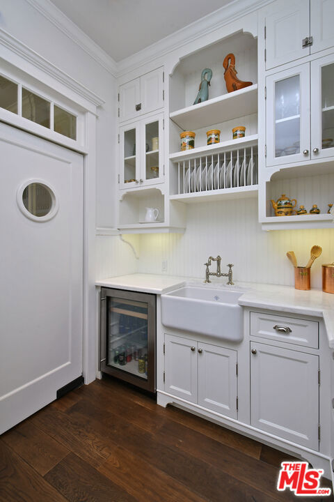 Image 18 of 55 For 3640 Longridge Avenue