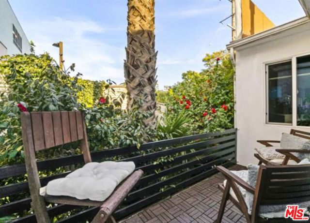 10915 Ayres Avenue, Los Angeles CA: https://media.crmls.org/mediaz/17b78e2f-b3b4-421a-a483-ac787c3ce062.jpg