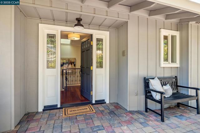 561 Morecroft Road, Lafayette CA: https://media.crmls.org/mediaz/17b7aec4-892e-40e8-96d7-69cf0b9c61e5.jpg