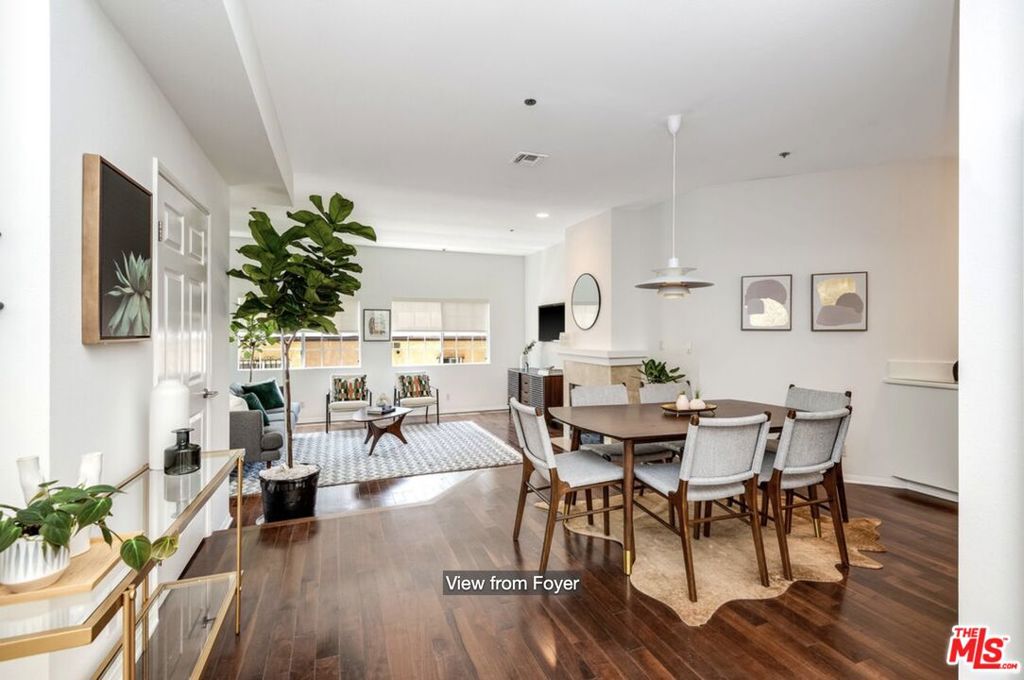 850 N Poinsettia Place #2