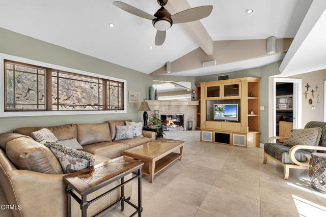 9999 Wornom Avenue, Sunland CA: https://media.crmls.org/mediaz/17b7dc59-4a27-4166-b37f-2f81b43c9c25.jpg